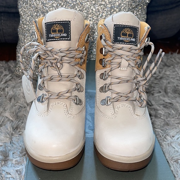 Light beige 6in. Nubuck Field Timberland Boots - Picture 3 of 6